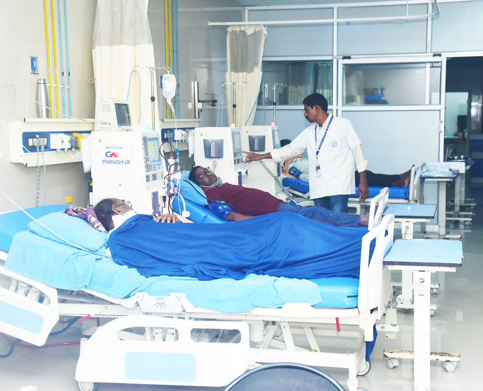 https://www.gmrcarehospitals.in/wp-content/uploads/2022/12/services-dialysis.jpg